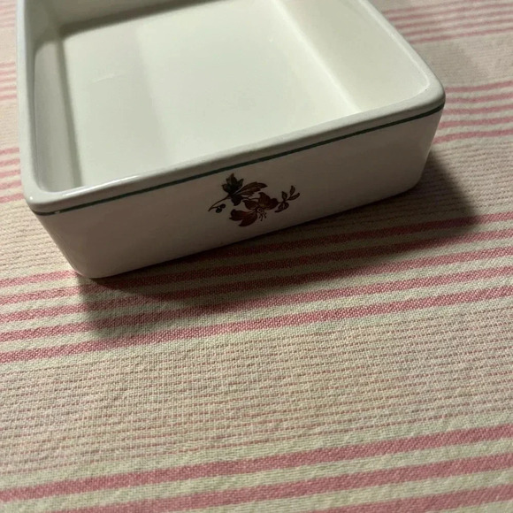 Wedgwood Eastern Flowers lidded box - Picture 6 of 10
